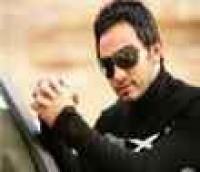 لعبة تلبيس المغني المملوح تامر حسني